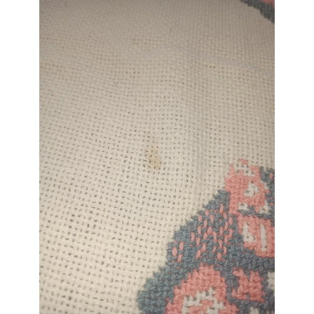 Vtg Granny Knit Cottage Chic Heart Wreath Blanket Reverse 65 x 44